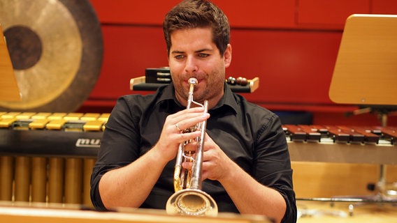 Alexander Mayr, Trompeter in der NDR Radiophilharmonie © NDR Foto: Amrei Flechsig