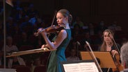 Alexandra Conunova spielt Violine © NDR 