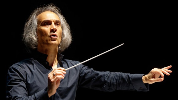 Dirigent Anthony Gabriele © NDR Foto: Christopher Mason