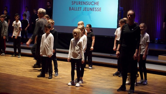 Eindrücke der Spurensuche mit "Ballet Jeunesse" © NDR / Amrei Flechsig Foto: Amrei Flechsig