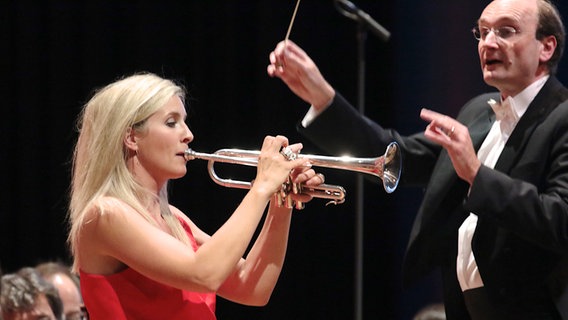 Alison Balsom und die NDR Radiophilharmonie © Axel Nickolaus 