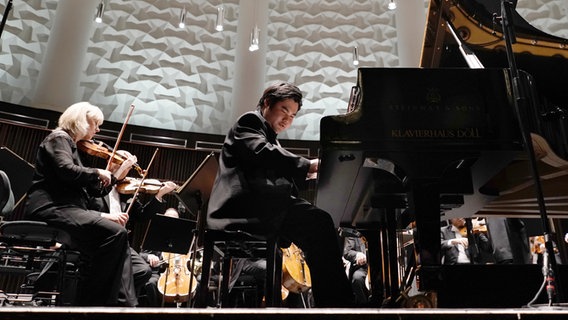 Nobuyuki Tsuji am Klavier © NDR 