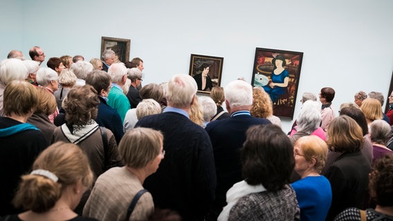 Eindrücke von der Blauen Stunde "Zwischen-Zeit" im Sprengel Museum © NDR Foto: Volker Crone