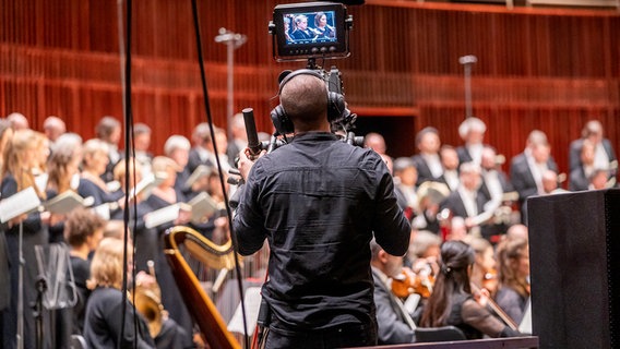 Brahms-Festival: Das Eröffnungskonzert der NDR Radiophilharmonie am 11. März 2023 © NDR Foto: Micha Neugebauer