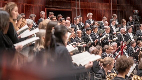 Brahms-Festival: Das Eröffnungskonzert der NDR Radiophilharmonie am 11. März 2023 © NDR Foto: Micha Neugebauer