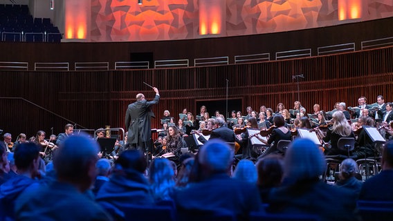 Brahms-Festival: Das Eröffnungskonzert der NDR Radiophilharmonie am 11. März 2023 © NDR Foto: Micha Neugebauer