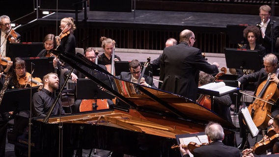 Brahms-Festival: Der Konzertabend mit Denis Kozhukhin am 14. März 2023 © NDR Foto: Helge Krückeberg