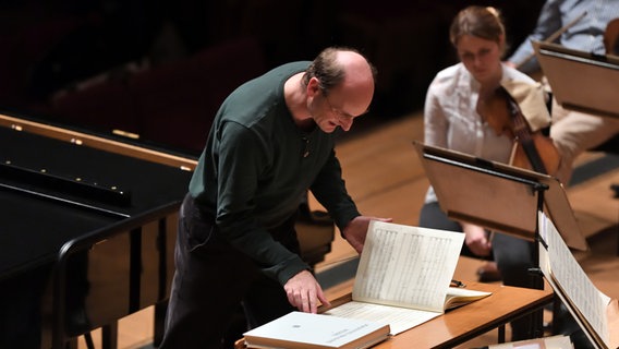 Die NDR Radiophilharmonie in der Londoner Cadogan Hall © Carsten P. Schulze & Yvette Weber Foto: Carsten P. Schulze & Yvette Weber