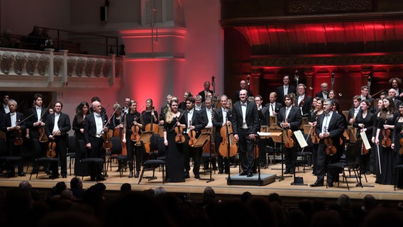 Die NDR Radiophilharmonie in der Londoner Cadogan Hall © Carsten P. Schulze & Yvette Weber Foto: Carsten P. Schulze & Yvette Weber