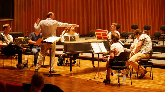 Klavierprobe mit den Solisten für "Don Giovanni" © NDR / Amrei Flechsig Foto: Amrei Flechsig
