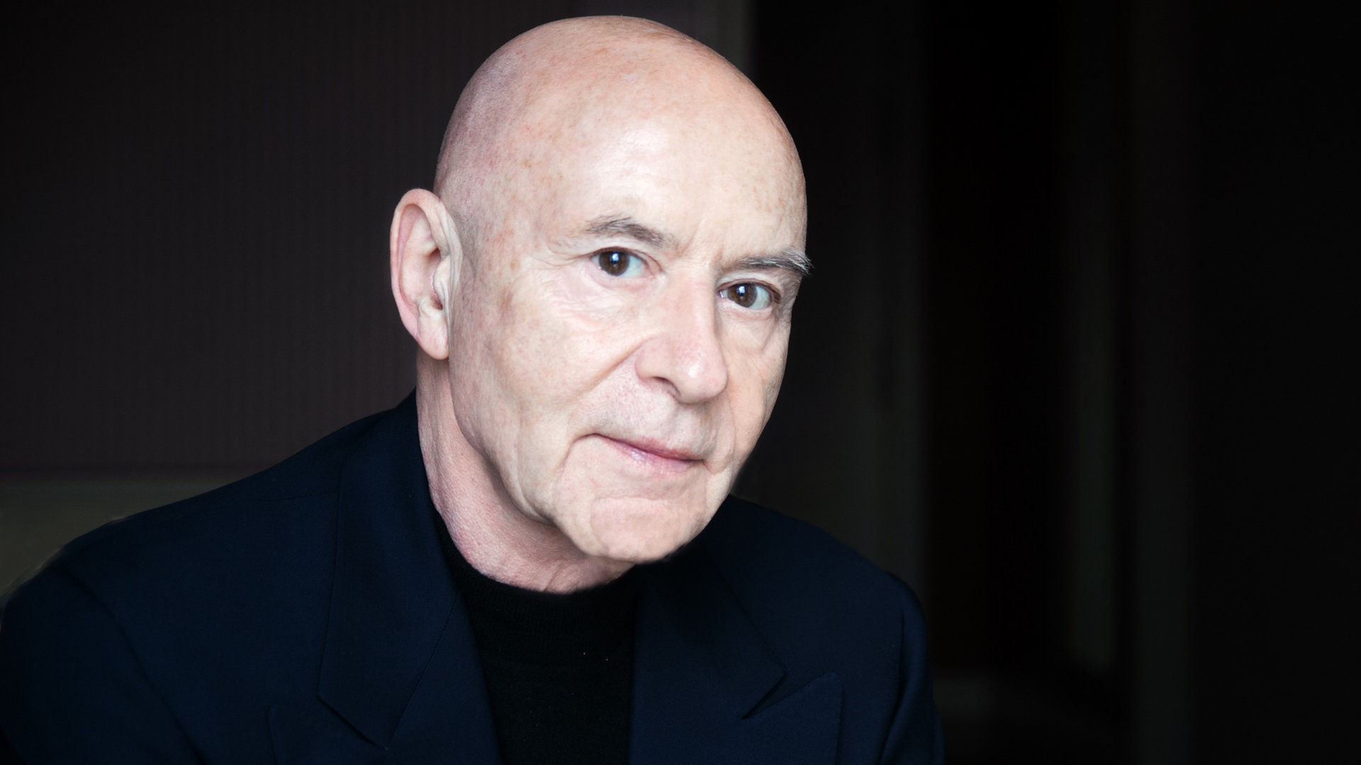 Dirigent Christoph Eschenbach im Porträt © Manu Theobald Foto: Manu Theobald