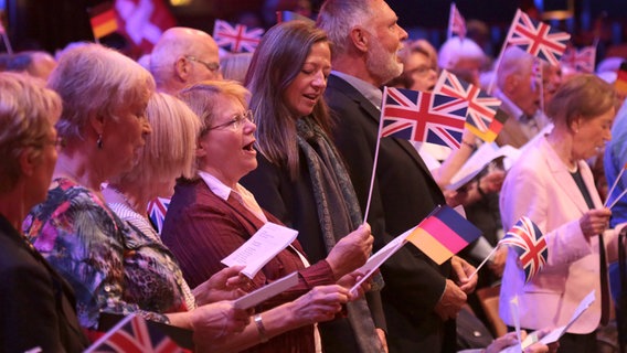 Fulminante Saisoneröffnung mit Hannover-Proms © NDR Foto: Michael Plümer