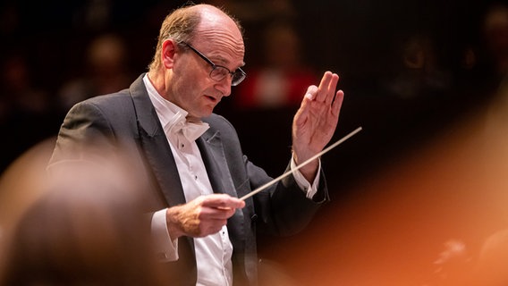 Dirigent Andrew Manze © NDR Foto: Axel Herzig