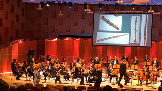 NDR Radiophilharmonie Orchester Detektive mit Malte Arkona 24. und 25. September 2020 © NDR / Bettina Pohl Foto: Bettina Pohl