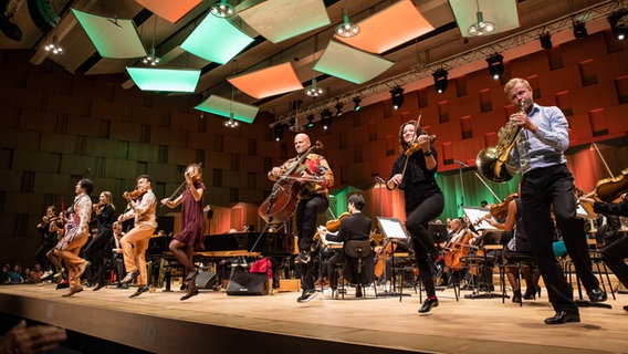 Igusdesman und Joo bei einer Show in Hannover im Großen Sendesaal des NDR © NDR Foto: Helge Krückeberg