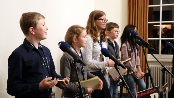 Die Beethoven-Scouts beim Konzerteinführungs-Workshop © NDR / Sophie Brunner Foto: Sophie Brunner