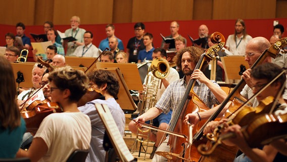 Bei der ersten Tutti-Probe zu "La Traviata" im Großen Sendesaal © NDR Foto: Amrei Flechsig