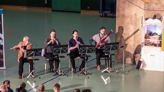 Das Musiktheater "Rossninis Notenküche" in Grundschulen in Schleswig-Holstein © Förde.news Foto: Heiko Thomsen