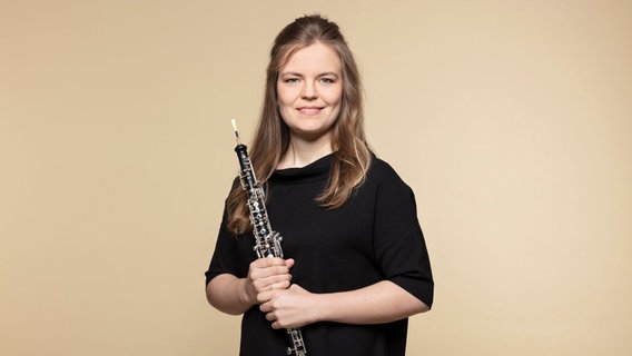 Portrait Johanna Stier, Solo-Oboistin der NDR Radiophilharmonie © NDR Foto: Jörg Kyas