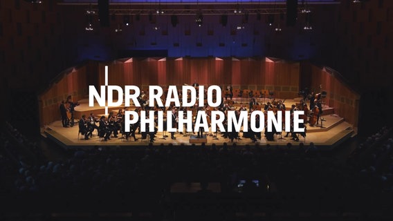Ein Orchester in einem Konzertsaal. © RPH Red NDR 