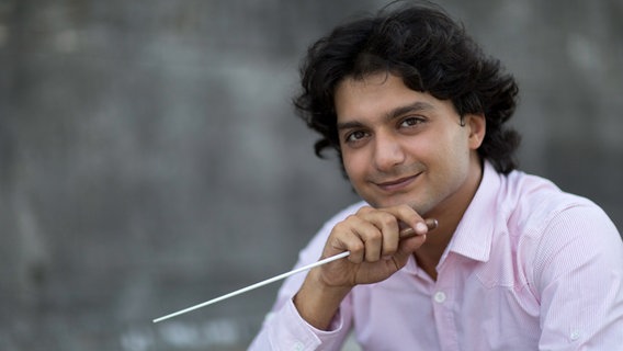 Hossein Pishkar, Dirigent © Susanne Diesner Foto: Susanne Diesner