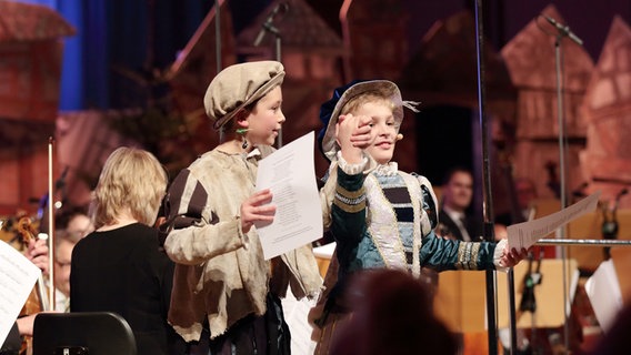 Das Orchesterhörspiel "Der Prinz und der Betteljunge" beim Weihnachtskonzert der NDR Radiophilhamonie © NDR / Micha Neugebauer Foto: Micha Neugebauer