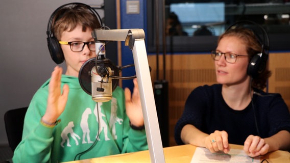 Die Beethoven-Scouts beim Radio-Workshop © NDR / Sophie Brunner Foto: Sophie Brunner