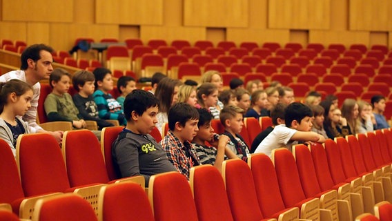 Schüler im Großen Sendesaal © NDR Radiophilharmonie Foto: Amrei Flechsig