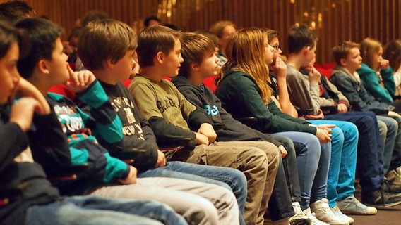 Schüler im Kleinen Sendesaal © NDR Radiophilharmonie Foto: Amrei Flechsig