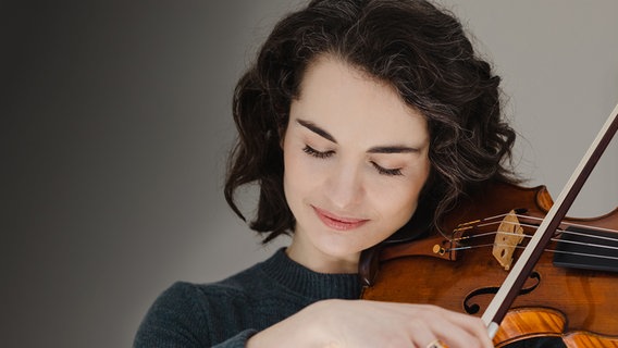 Violinistin Alina Pogostkina © Patricia Haas Foto: Patricia Haas