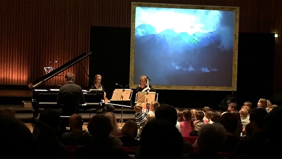 Eindrücke vom Zwergen-Konzert "Reise in die Berge" © NDR Foto: Bettina Pohl