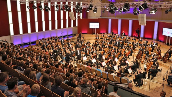 Das NDR Sinfonieorchester und hunderte Schüler im Rolf-Liebermann-Studio © NDR Sinfonieorchester Foto: Marcus Krüger