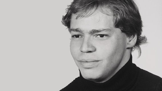 Schwarz-weiß-Porträt von Thomas Quasthoff, 1. Preisträger des Internationalen ARD Musikwettbewerbs der ARD 1988 Schwarz-weiß-Porträt von Thomas Quasthoff, 1. Preisträger des Internationalen ARD Musikwettbewerbs der ARD 1988 © Bayerischer Rundfunk