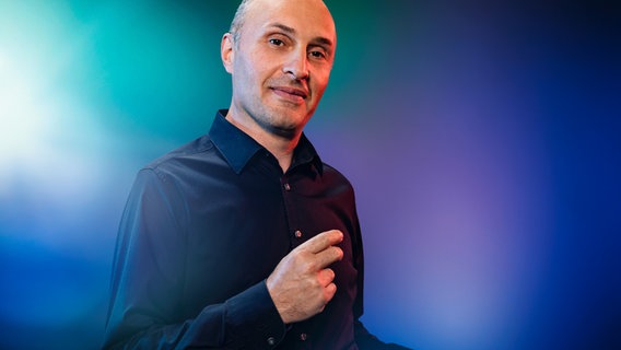 Aram Mikaelyan, Tenor beim NDR Vokalensemble, im Porträt © NDR, Peter Hundert Foto: Peter Hundert