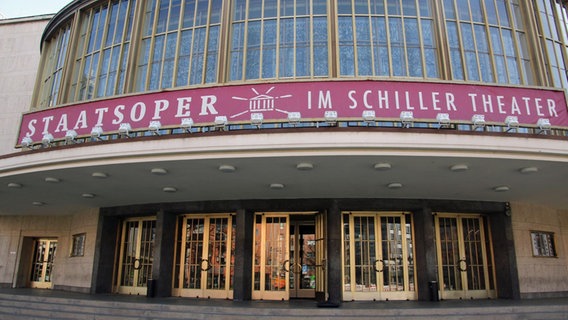 Probe mit Daniel Barenboim, der Staatskapelle Berlin und den Solistinnen Mojca Erdmann und Anna Lapkovskaya für "Le visage Nuptial" von Pierre Boulez. © NDR Foto: Kristien Daled