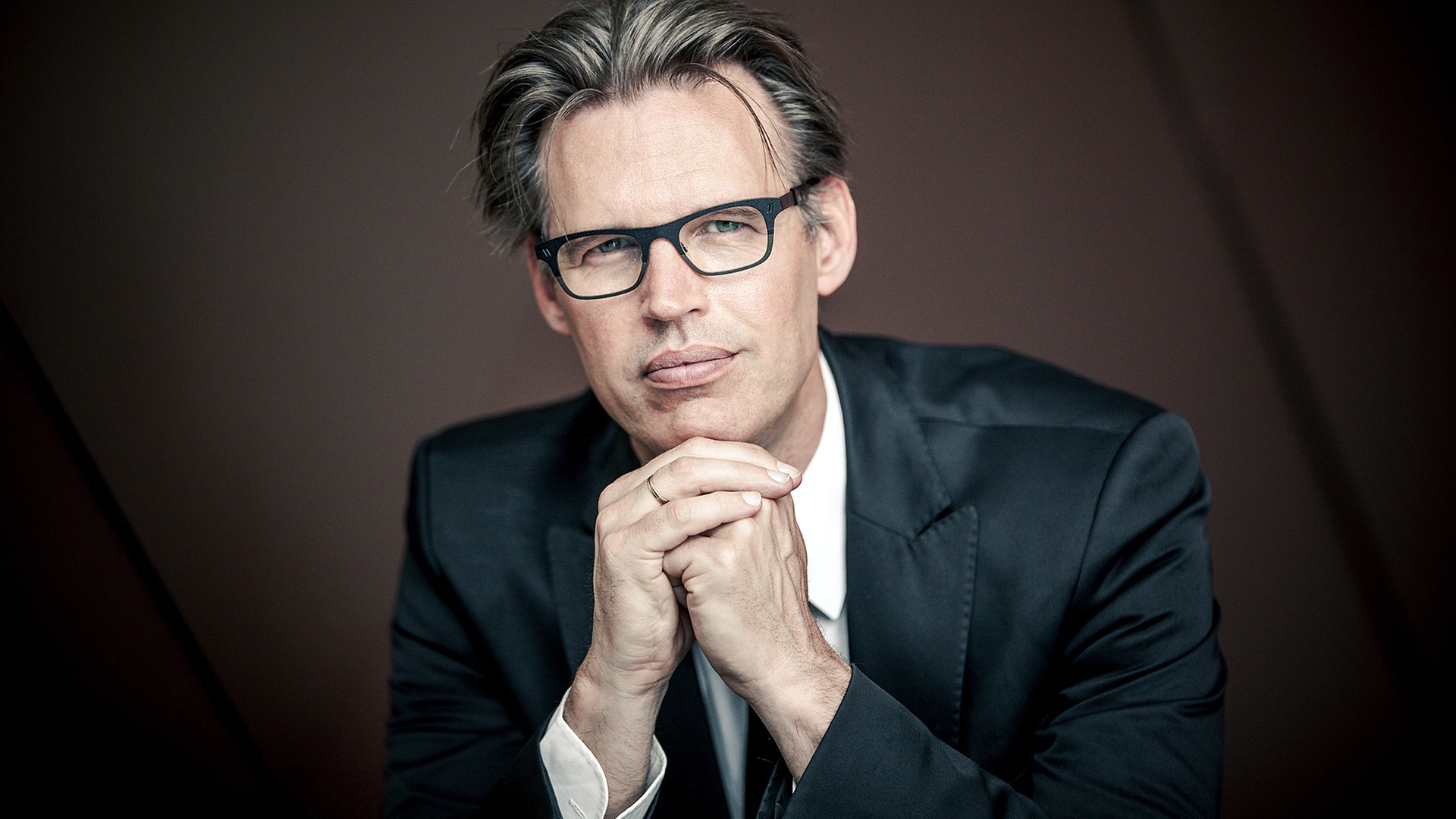 Porträt von Dirigent Klaas Stok © Hans van der Woerd 