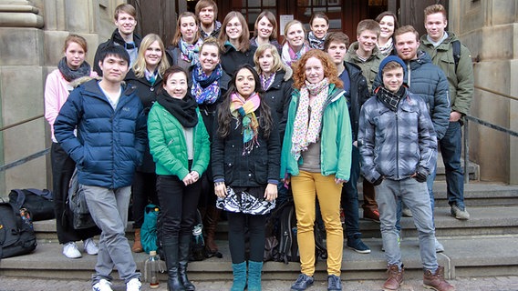 Die versammelten Musikstudenten der Hochschulen in Lübeck und Hamburg, die ebenfalls bei Singing! 2013 zu Gast waren. © NDR Chor Foto: Kristien Daled