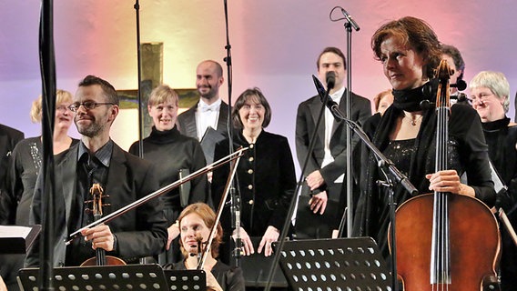 Applaus für den NDR Chor und das Ensemble Resonanz in St. Nikolai am Klosterstern © NDR Chor 