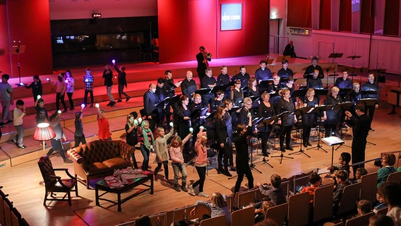 Szene aus dem Konzert statt Schule mit dem NDR Chor im Oktober 2016 © NDR Foto: Marcus Krüger