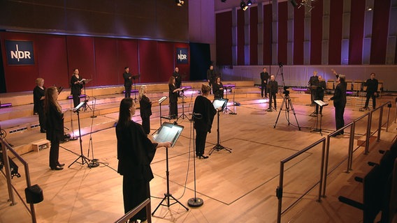 NDR Vokalensemble unter der Leitung von Klaas Stok im Rolf-Liebermann-Studio © NDR 2022 