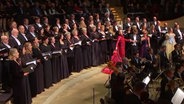 Screenshot: Der NDR Chor singt in der Elbphilharmonie © NDR 