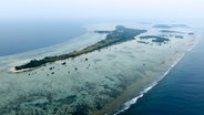 indonesische Insel Pari von oben © NDR Foto: Ingo Martin