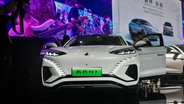 Denza N7, ein neues elektrisches SUV-Modell des chinesischen Automobilherstellers BYD. © picture alliance Foto: Andy Wong