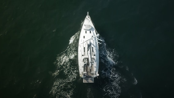 Ein Segelboot auf der Ostsee. © ARD Foto: Studio Fritz Gnad