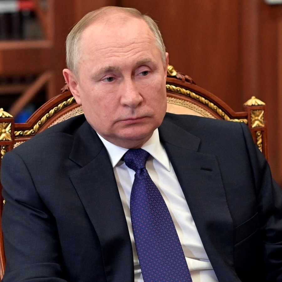 Ein Porträtbild  von Russlands Präsident Putin. © ASSOCIATED PRESS Foto: Alexei Nikolsky