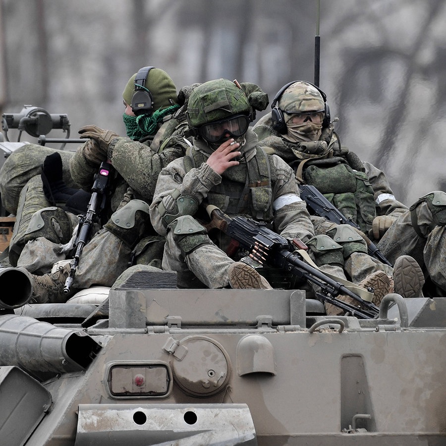 Russische Soldaten fahren auf einem gepanzerten Mannschaftstransporter. © Konstantin Mihalchevskiy Foto: Konstantin Mihalchevskiy