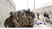 Soldaten sind am Flughafen Kabul © picture alliance/dpa/Bundeswehr | Stfw Schueller 