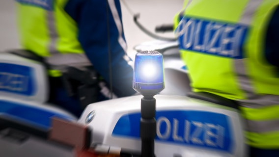 Blaulicht auf Polizeimotorrad © panthermedia Foto: Daniel Bolloff