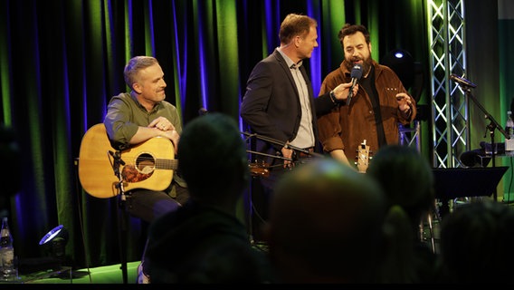 Sänger Laith Al-Deen unplugged beim Funkhauskonzert im NDR Landesfunkhaus Schwerin © NDR Foto: Uwe Pillat