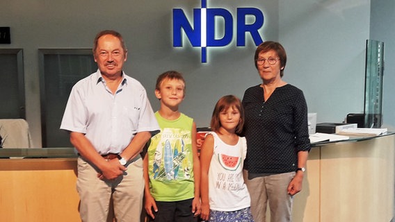 Funkhausführung vom 26. Juli: Familie Nagel aus Consrade mit Enkelkindern © ndr.de Foto: ndr.de